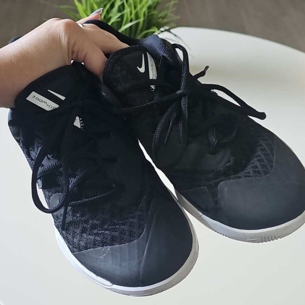 Nike Hyperspeed Court Athletic Volleyball Sneakers - Picture 4 of 10